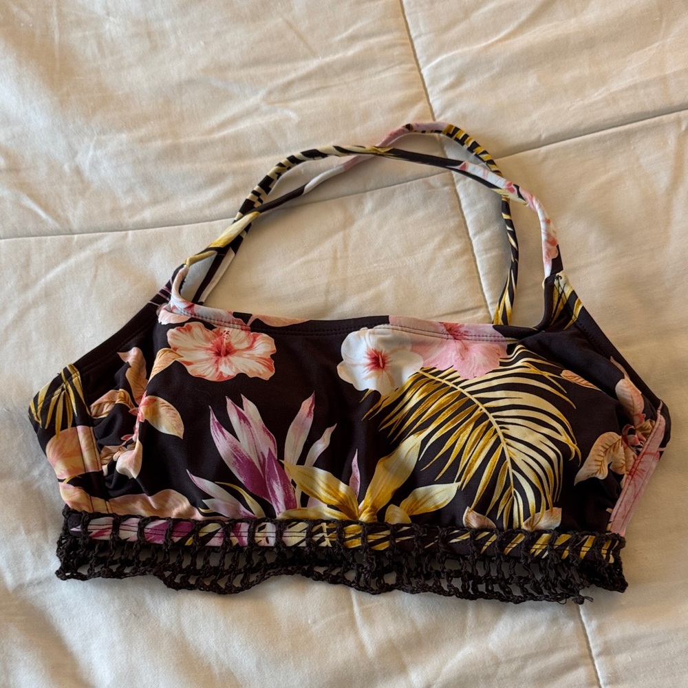 Xhilaration Floral Bikini Top with Crochet Detail Size D/DD
